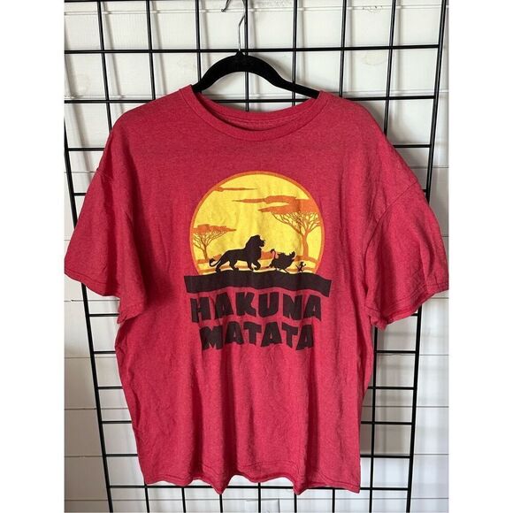 Disney Lion King Hakuna Matata T-Shirt Adult L Red Simba Timon & Pumbaa - Picture 3 of 8